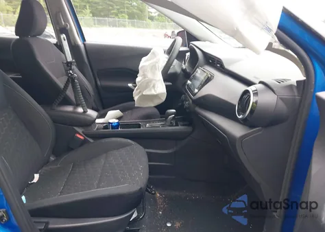 2021 Nissan Kicks Sv Xtronic Cvt z USA, uszkodzony, nr VIN 3N1CP5CV6ML528988